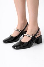 İnci Detaylı Rugan Topuklu Ayakkabı - Görsel 4