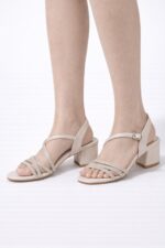 Nova Bej Taş Detaylı Topuklu