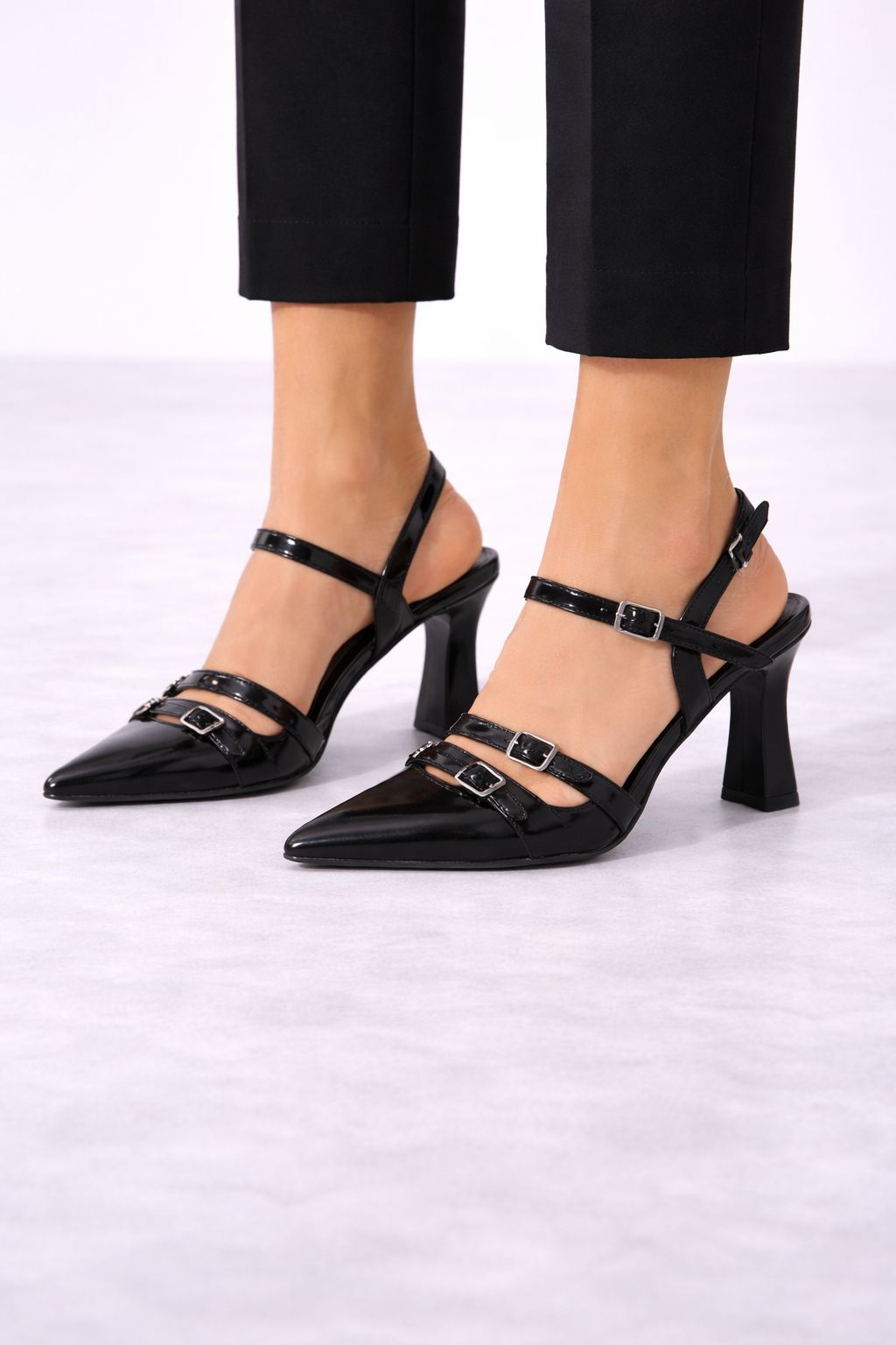 WhatsApp Image 2026-02-19 at 00.31.24 (1) Noir Bella Çift Tokalı Topuklu Ayakkab - Görsel 1