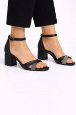 Siyah Taş Detaylı Kalın Topuklu Abiye Sandalet - Görsel 2