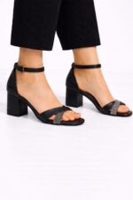 Siyah Taş Detaylı Bilekten Bantlı Topuklu Sandalet - Görsel 5