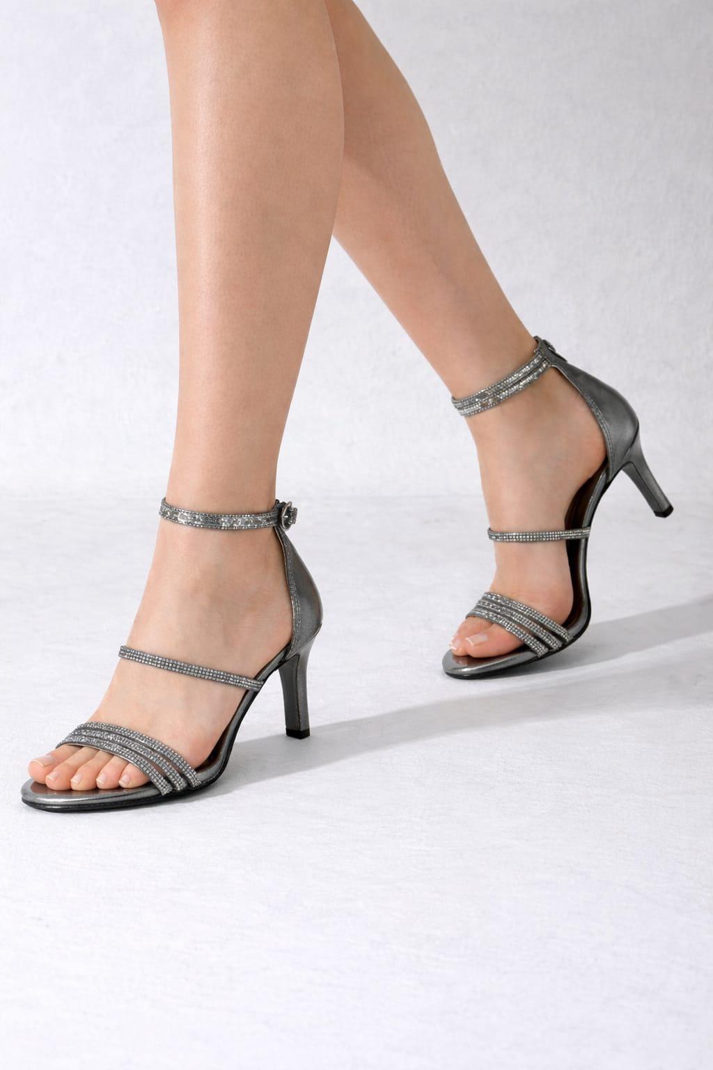 WhatsApp Image 2026-02-19 at 03.21.29 Crystal Line Gümüş Topuklu - Görsel 1